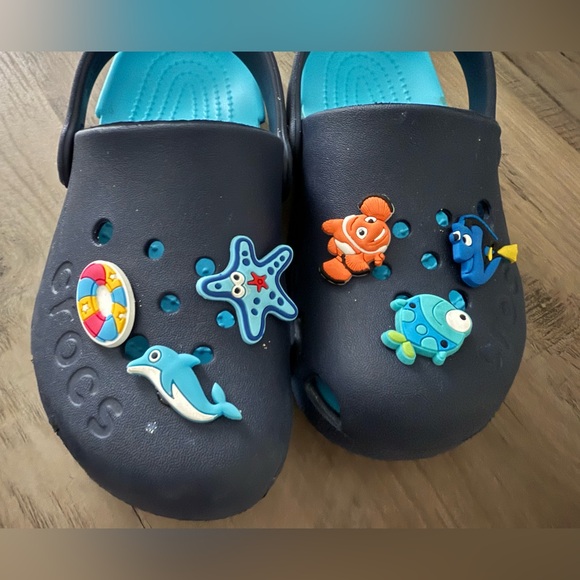 CROCS Kids' Navy and Aqua Water Shoes With Charms - Picture 2 of 4